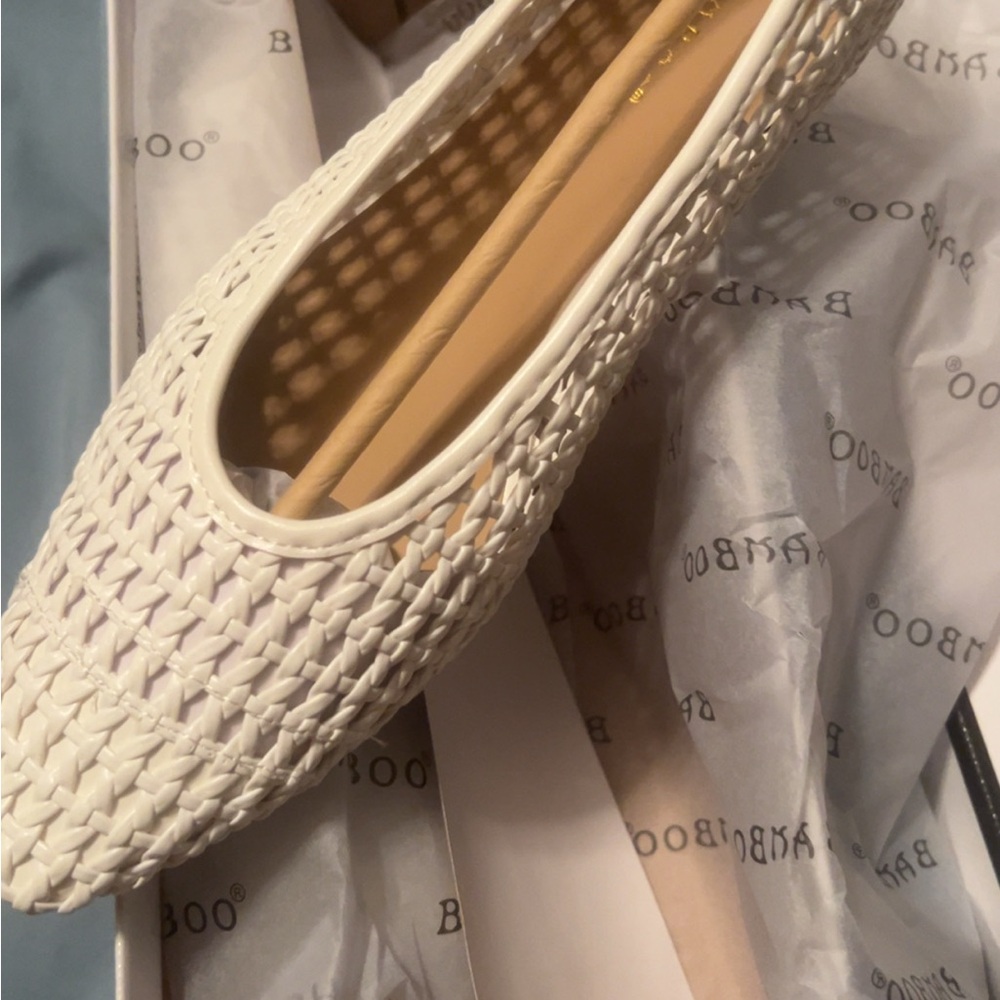BAMBOO Woven Pointed Flat - White